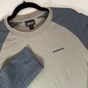 Patagonia Mens P-6 Logo Long Sleeve Responsibili-Tee T-shirt Size M Blue Tan